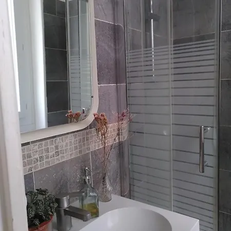 شقة Charming 2-room Haussmann-style In