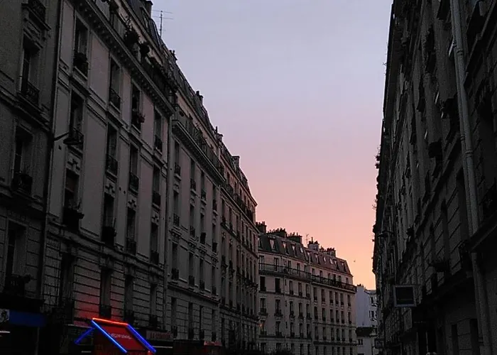 Charming 2-room Haussmann-style In Apartamento